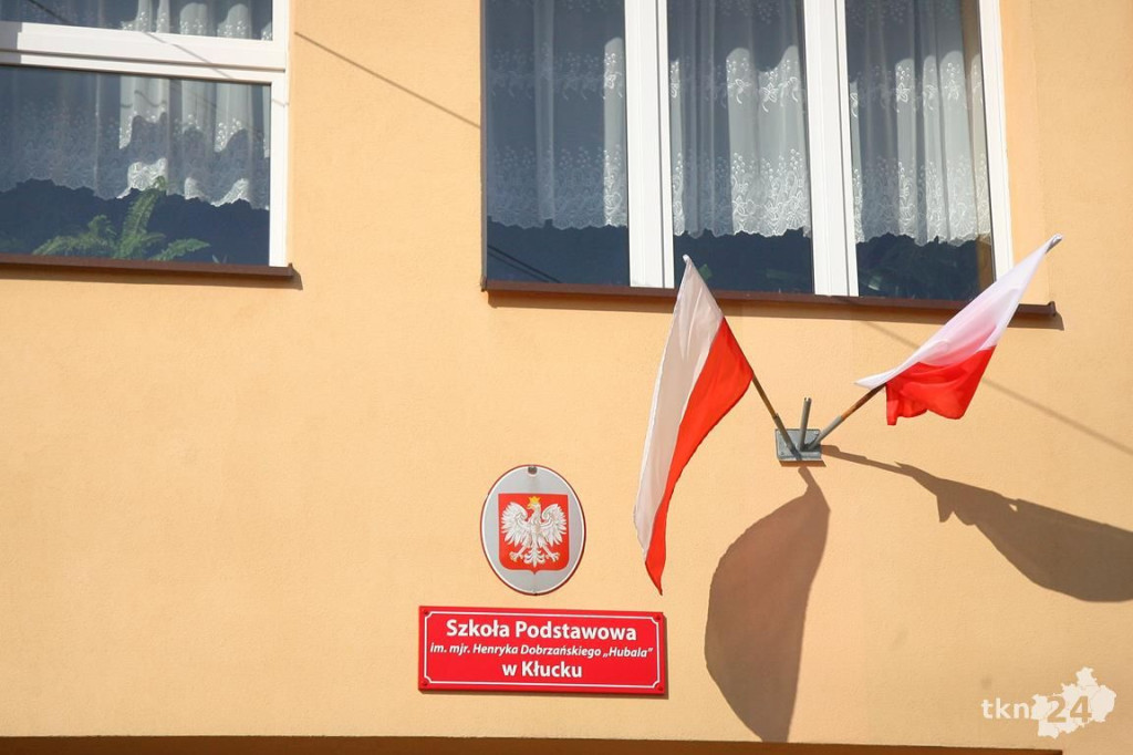 Wielkie święto w Kłucku! Szkoła ma sto lat! I imię Hubala! [wideo, zdjęcia]