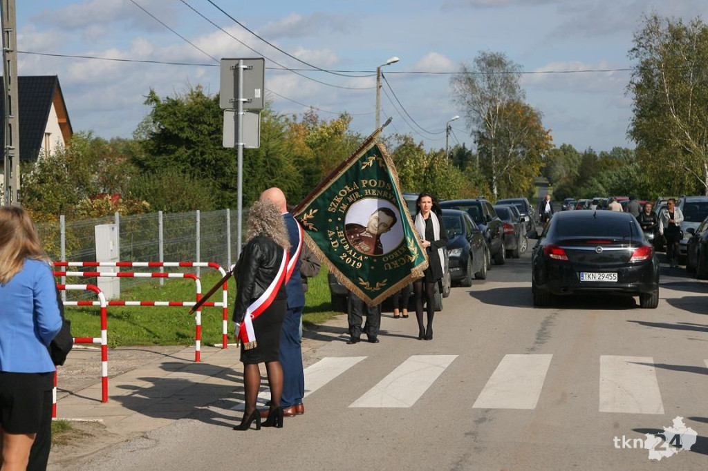 Wielkie święto w Kłucku! Szkoła ma sto lat! I imię Hubala! [wideo, zdjęcia]