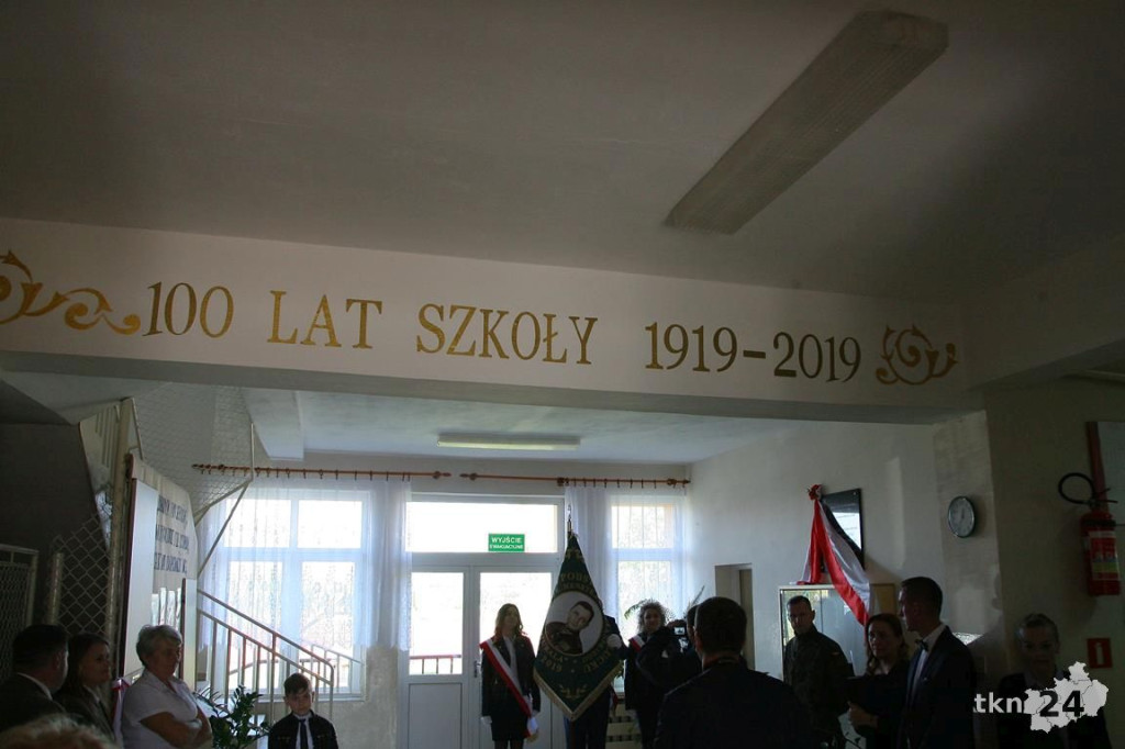 Wielkie święto w Kłucku! Szkoła ma sto lat! I imię Hubala! [wideo, zdjęcia]
