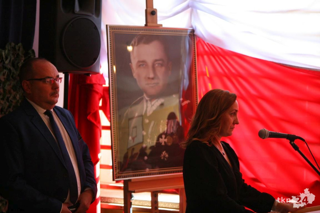 Wielkie święto w Kłucku! Szkoła ma sto lat! I imię Hubala! [wideo, zdjęcia]
