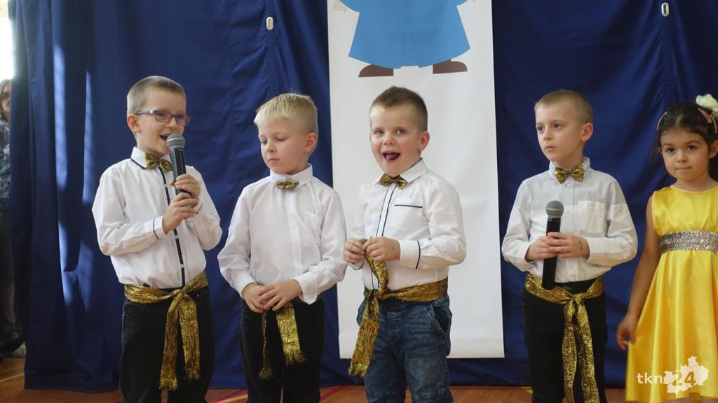 Święto koneckich nauczycieli z nagrodami i awansami [wideo, zdjęcia]