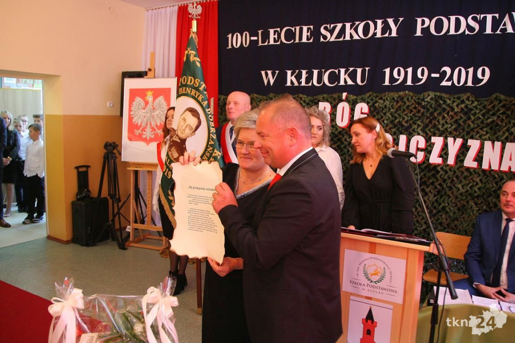 Wielkie święto w Kłucku! Szkoła ma sto lat! I imię Hubala! [wideo, zdjęcia]