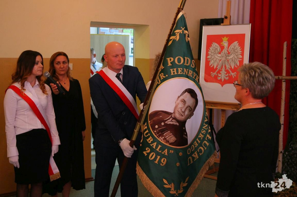 Wielkie święto w Kłucku! Szkoła ma sto lat! I imię Hubala! [wideo, zdjęcia]