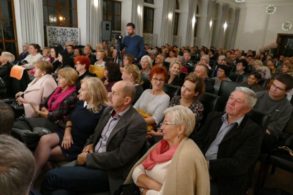 Izabela Trojanowska świetnie bawiła się z konecką publicznością! [wideo, zdjęcia]