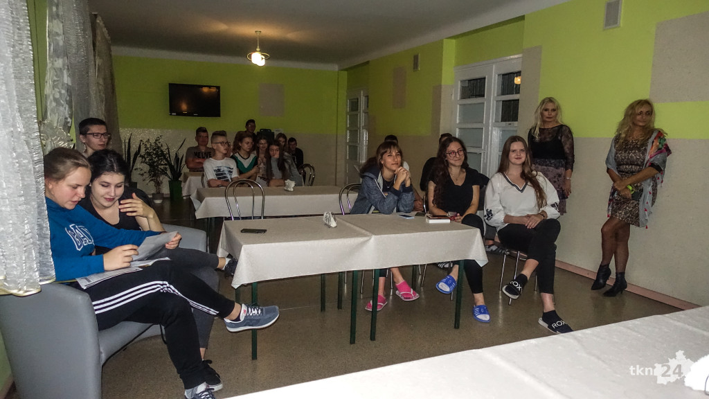 Ciekawe spotkanie z dietetykiem w Bursie Szkolnej w Końskich [wideo, zdjęcia]