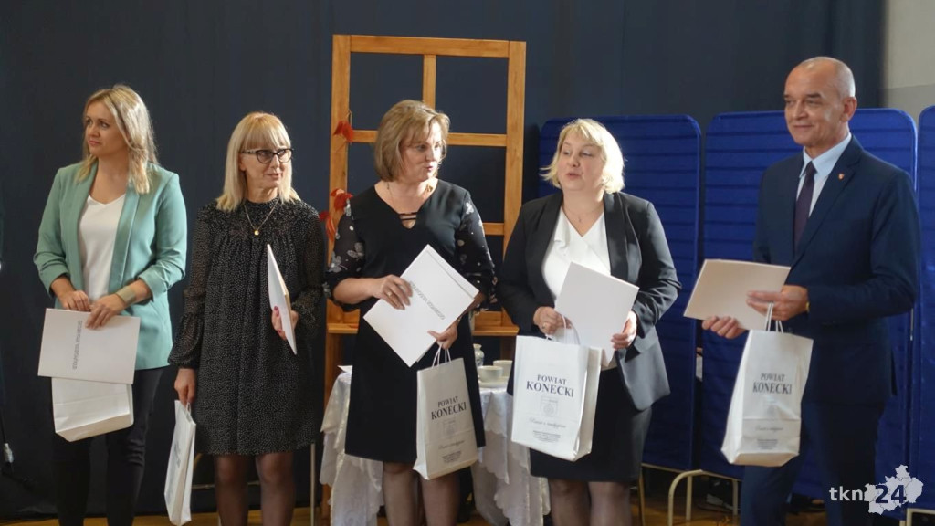 Powiatowy Dzień Nauczyciela. Starosta rozdał nagrody [wideo, zdjęcia]