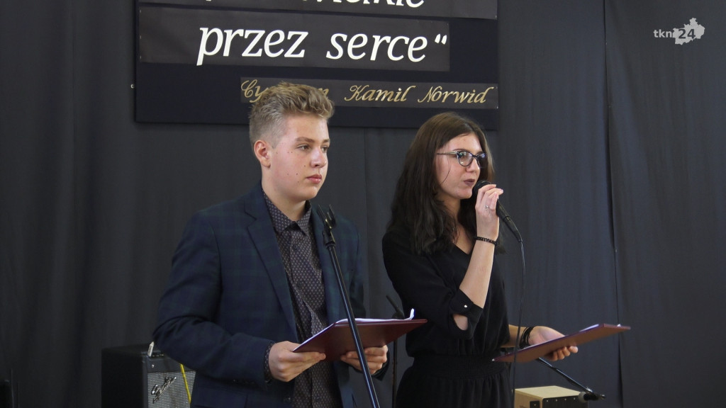 Wyjątkowy święto edukacji w II LO. Rozdano mnóstwo stypendiów [wideo, zdjęcia]