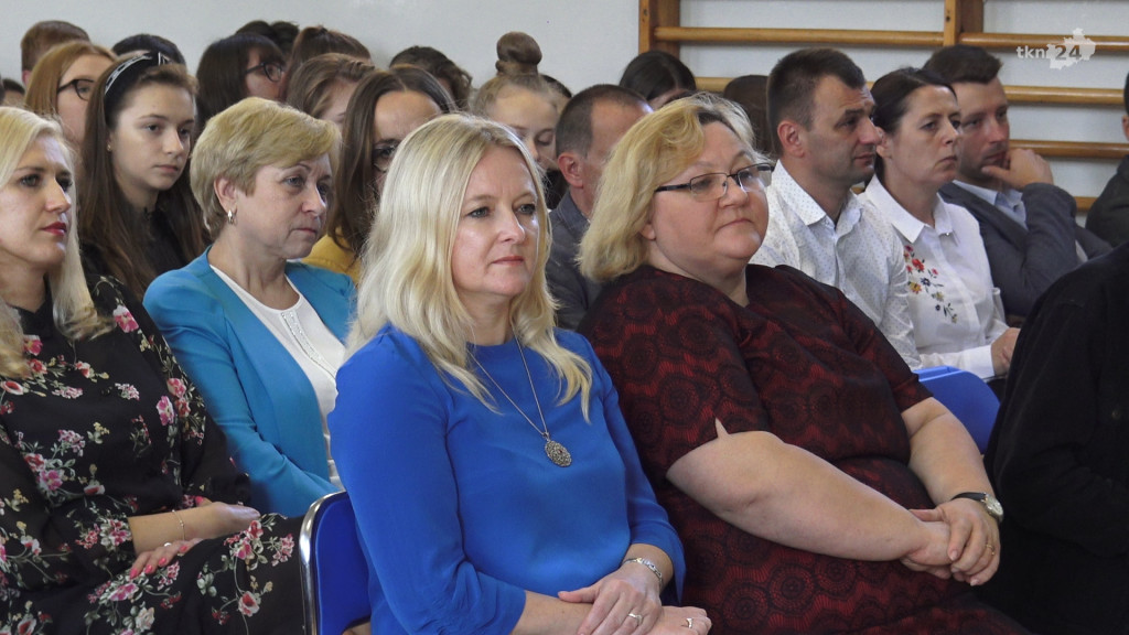 Wyjątkowy święto edukacji w II LO. Rozdano mnóstwo stypendiów [wideo, zdjęcia]