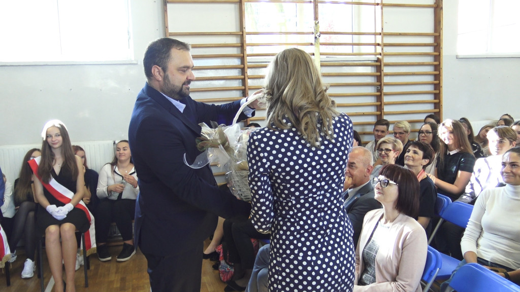 Wyjątkowy święto edukacji w II LO. Rozdano mnóstwo stypendiów [wideo, zdjęcia]