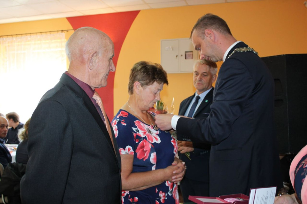 Wspaniały jubileusz dziewięciu par w Smykowie [zdjęcia]