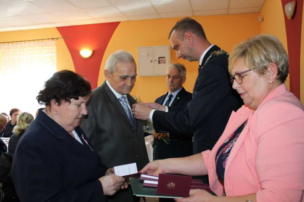 Wspaniały jubileusz dziewięciu par w Smykowie [zdjęcia]