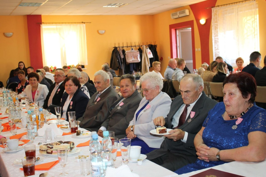 Wspaniały jubileusz dziewięciu par w Smykowie [zdjęcia]