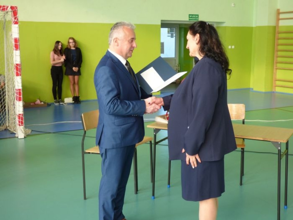 Ruda Maleniecka: Akademia z okazji Dnia Edukacji Narodowej [zdjęcia]