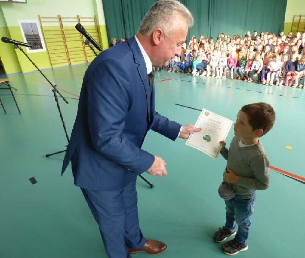 Ruda Maleniecka: Akademia z okazji Dnia Edukacji Narodowej [zdjęcia]