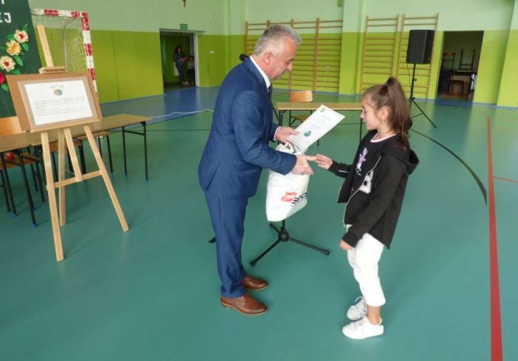 Ruda Maleniecka: Akademia z okazji Dnia Edukacji Narodowej [zdjęcia]