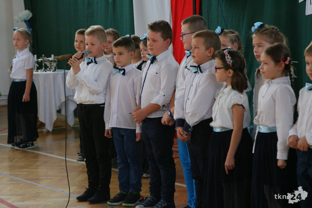 Ślubowanie pierwszoklasistów w Dziebałtowie [wideo, zdjęcia]