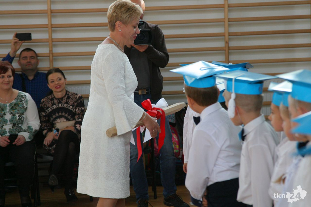 Ślubowanie pierwszoklasistów w Dziebałtowie [wideo, zdjęcia]