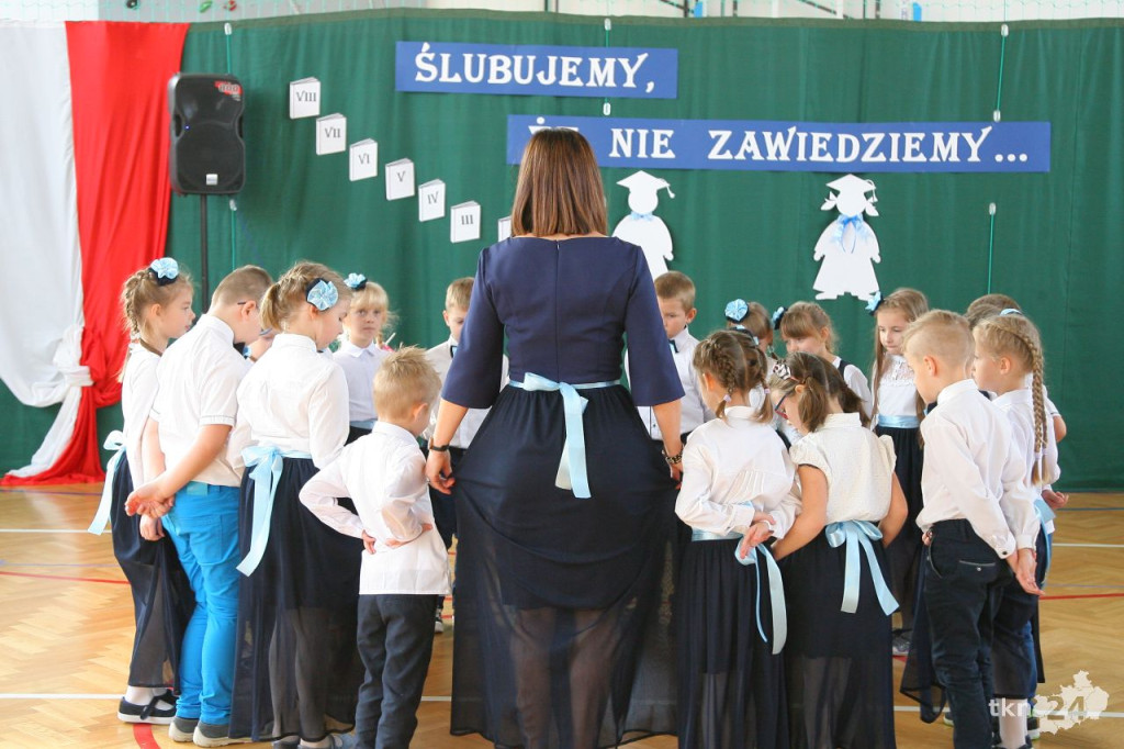 Ślubowanie pierwszoklasistów w Dziebałtowie [wideo, zdjęcia]