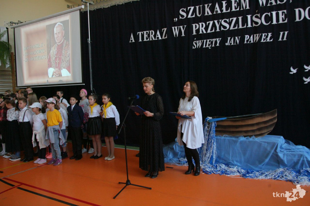 Jan Paweł II patronem Szkoły Podstawowej w Gowarczowie! [wideo, zdjęcia]