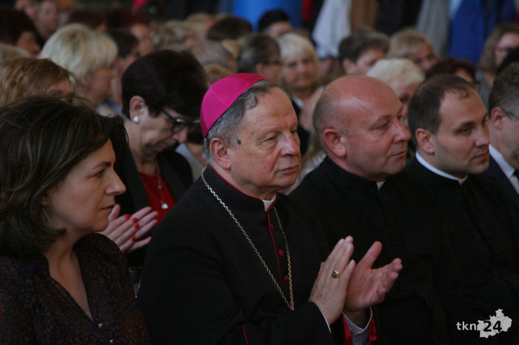 Jan Paweł II patronem Szkoły Podstawowej w Gowarczowie! [wideo, zdjęcia]