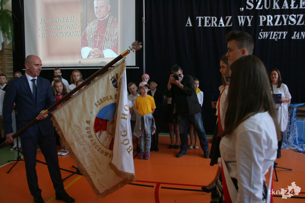 Jan Paweł II patronem Szkoły Podstawowej w Gowarczowie! [wideo, zdjęcia]