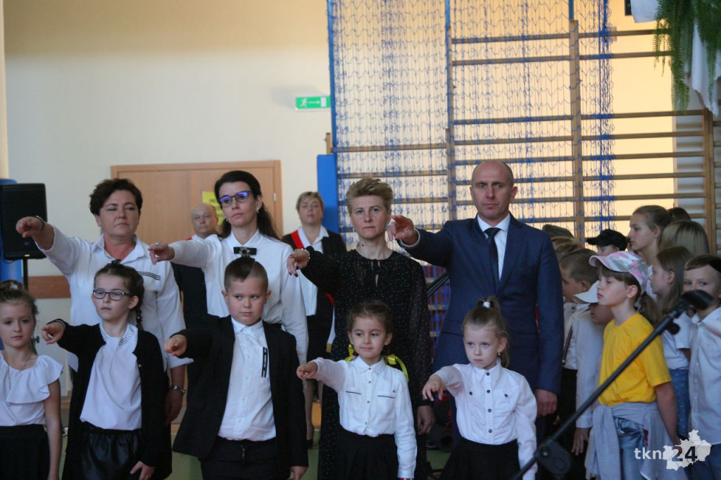 Jan Paweł II patronem Szkoły Podstawowej w Gowarczowie! [wideo, zdjęcia]