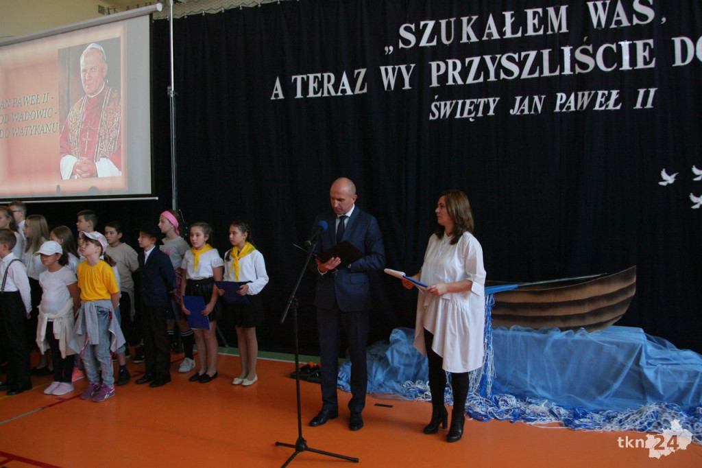 Jan Paweł II patronem Szkoły Podstawowej w Gowarczowie! [wideo, zdjęcia]