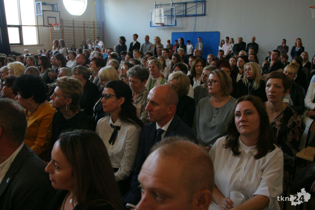 Jan Paweł II patronem Szkoły Podstawowej w Gowarczowie! [wideo, zdjęcia]
