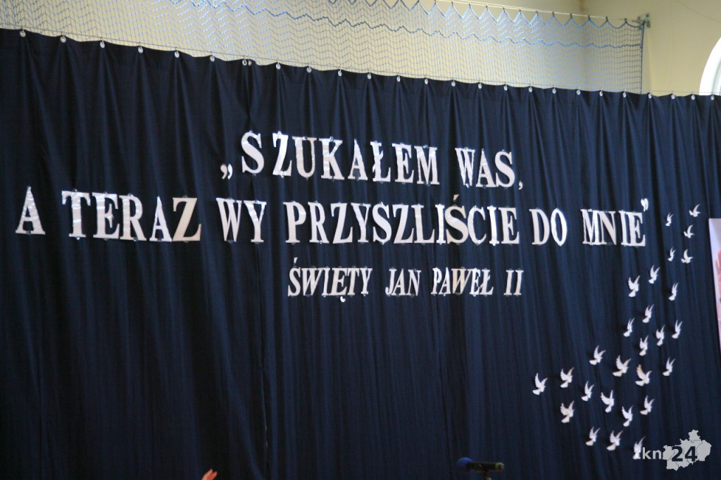 Jan Paweł II patronem Szkoły Podstawowej w Gowarczowie! [wideo, zdjęcia]