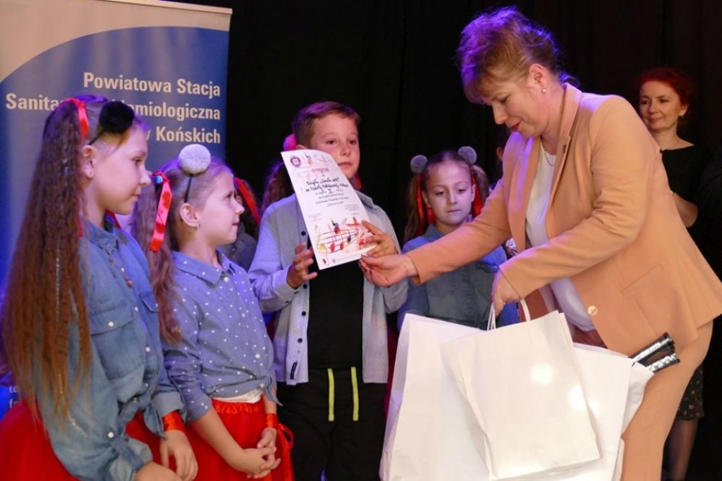 Dziewięciolatka będzie reprezentować powiat na wojewódzkim festiwalu [zdjęcia]