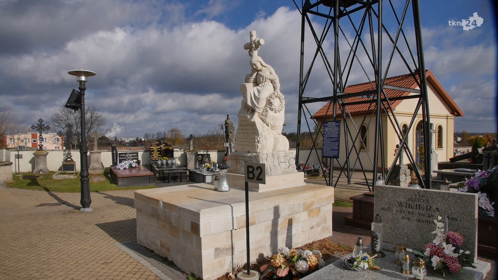 Wolontariusze będą zbierać na zniszczone, koneckie nagrobki [wideo, zdjęcia]