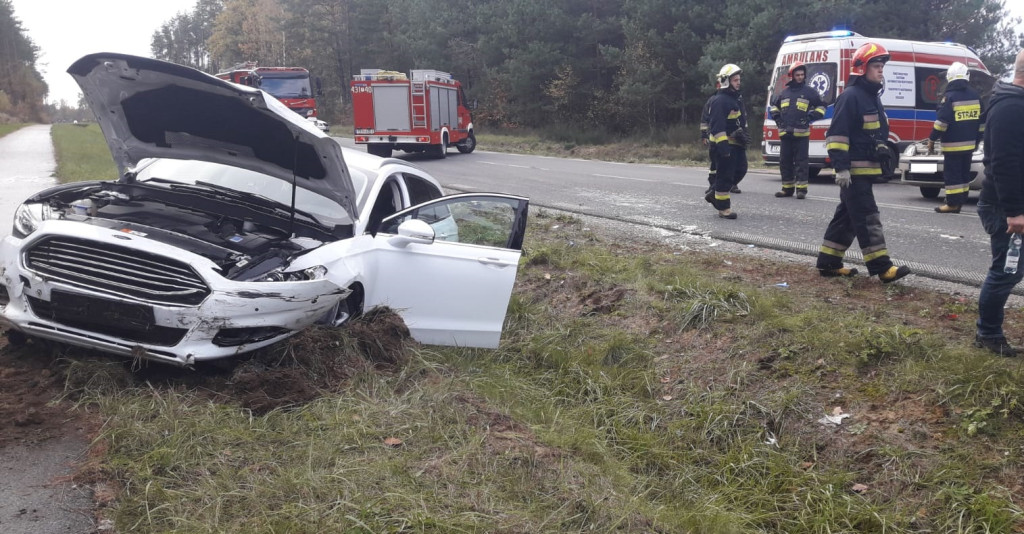 Kolizja na drodze wojewódzkiej koło krzyżówek radoszyckich [zdjęcia]