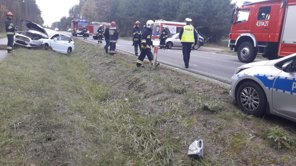 Kolizja na drodze wojewódzkiej koło krzyżówek radoszyckich [zdjęcia]