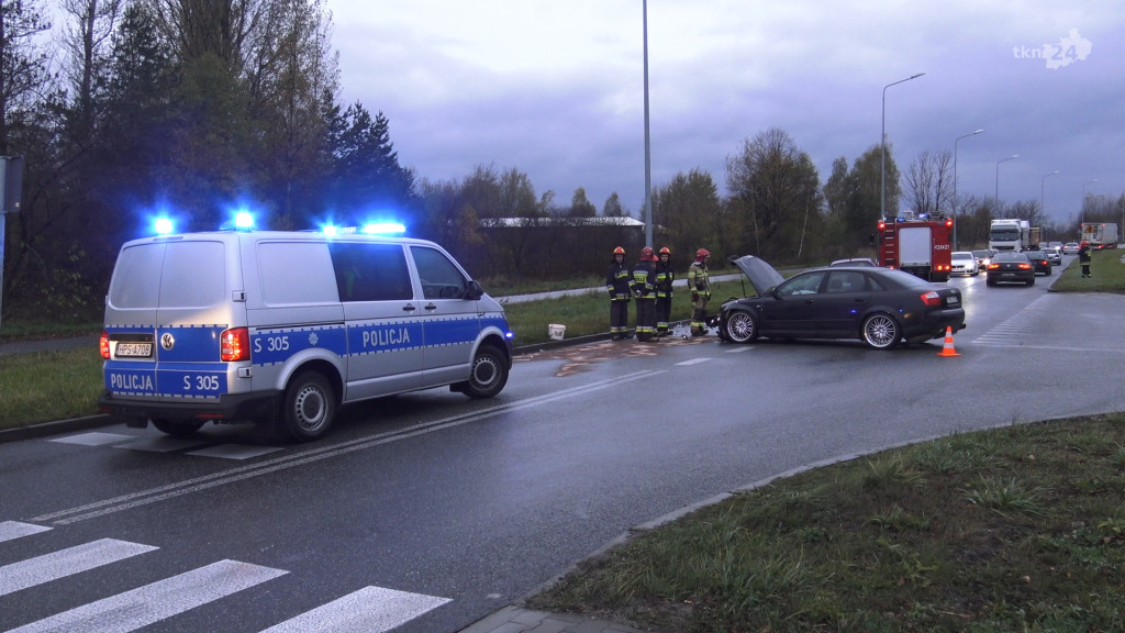 Wypadek na obwodnicy Końskich. Jedna osoba zabrana do szpitala [wideo, zdjęcia]