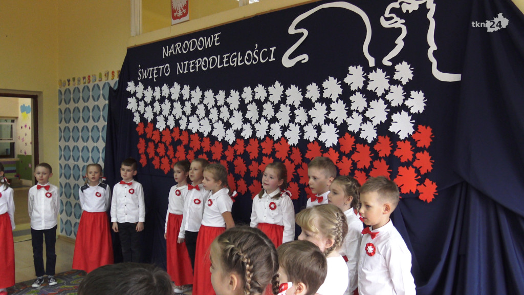 Najmłodsi z Przedszkola nr 3 w Końskich obchodzili Święto Niepodległości [wideo, zdjęcia]