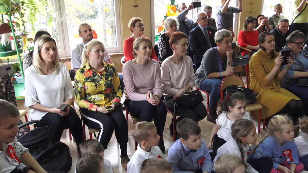 Najmłodsi z Przedszkola nr 3 w Końskich obchodzili Święto Niepodległości [wideo, zdjęcia]