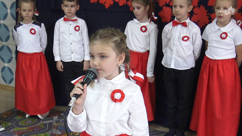 Najmłodsi z Przedszkola nr 3 w Końskich obchodzili Święto Niepodległości [wideo, zdjęcia]