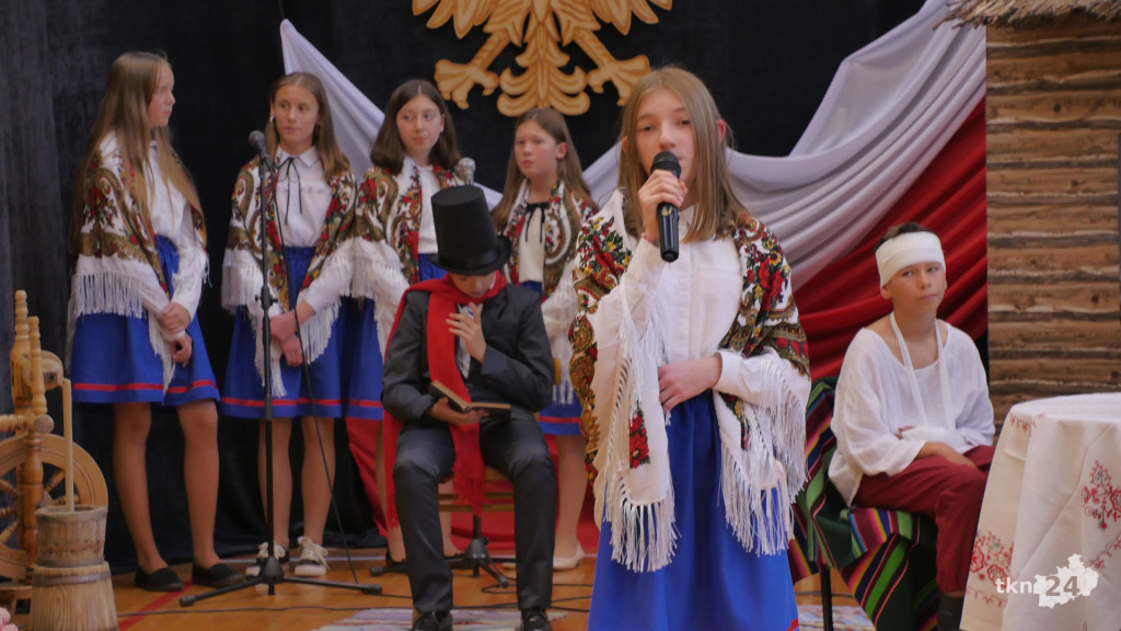 Końskie: Akademią w Kazanowie rozpoczęto gminne obchody Święta Niepodległości [wideo, zdjęcia]