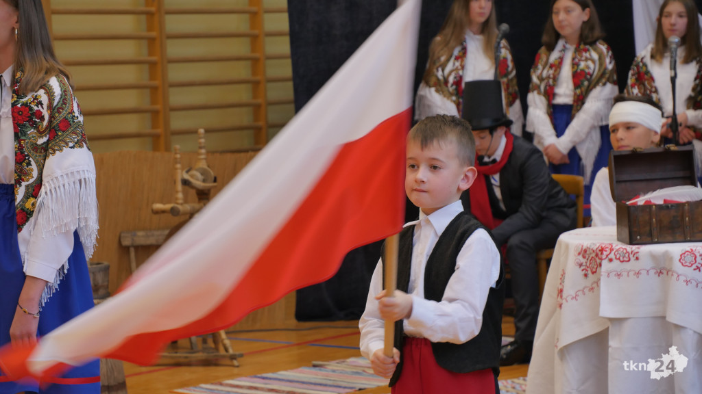 Końskie: Akademią w Kazanowie rozpoczęto gminne obchody Święta Niepodległości [wideo, zdjęcia]