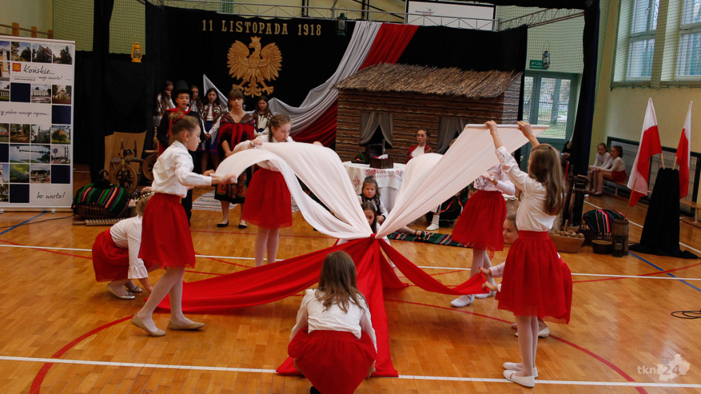 Końskie: Akademią w Kazanowie rozpoczęto gminne obchody Święta Niepodległości [wideo, zdjęcia]