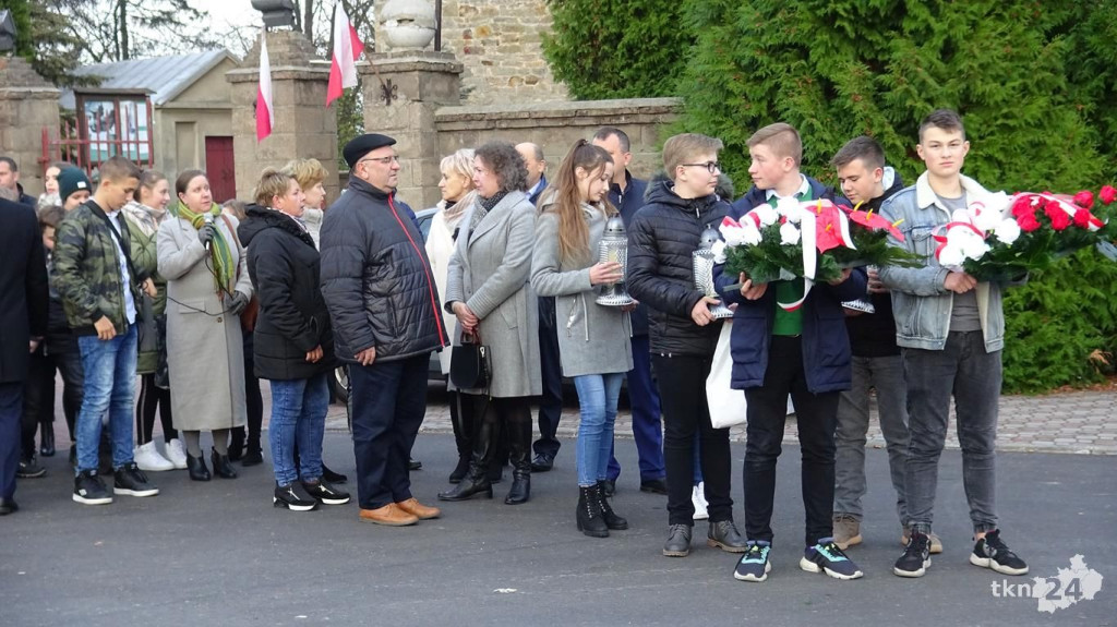 Fałków: Wspomnieniem o żołnierzach i koncertem uczcili Święto Niepodległości [wideo, zdjęcia]