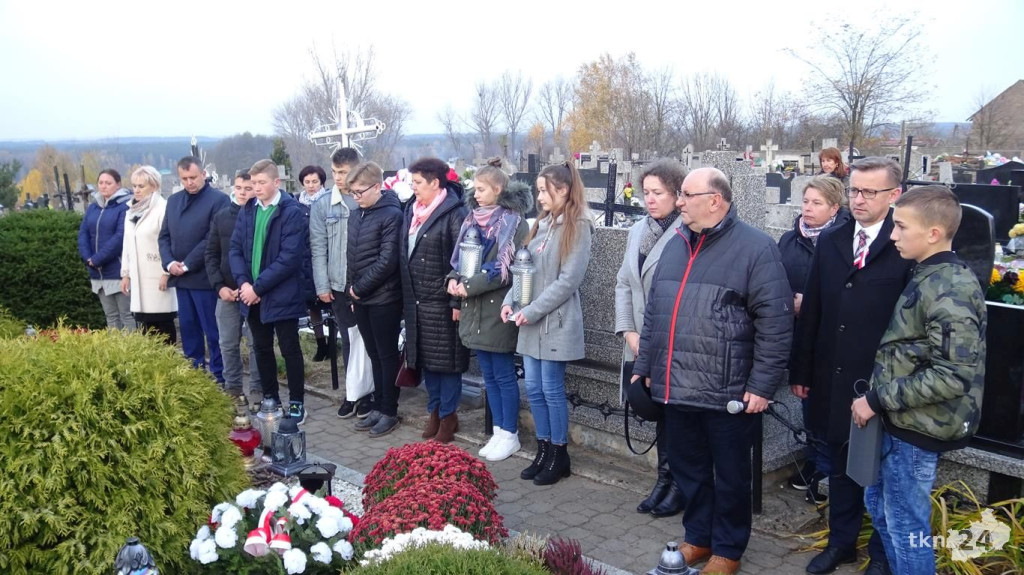 Fałków: Wspomnieniem o żołnierzach i koncertem uczcili Święto Niepodległości [wideo, zdjęcia]