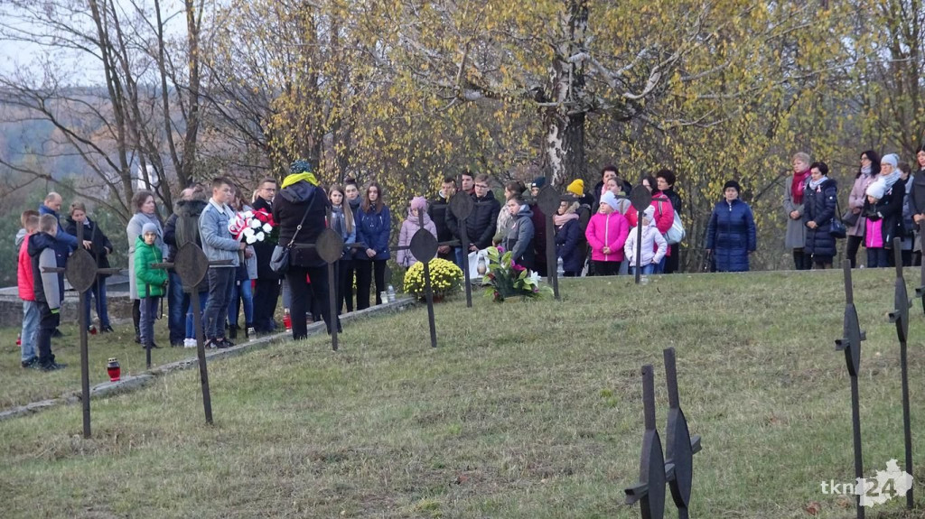 Fałków: Wspomnieniem o żołnierzach i koncertem uczcili Święto Niepodległości [wideo, zdjęcia]