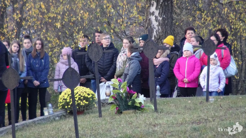 Fałków: Wspomnieniem o żołnierzach i koncertem uczcili Święto Niepodległości [wideo, zdjęcia]