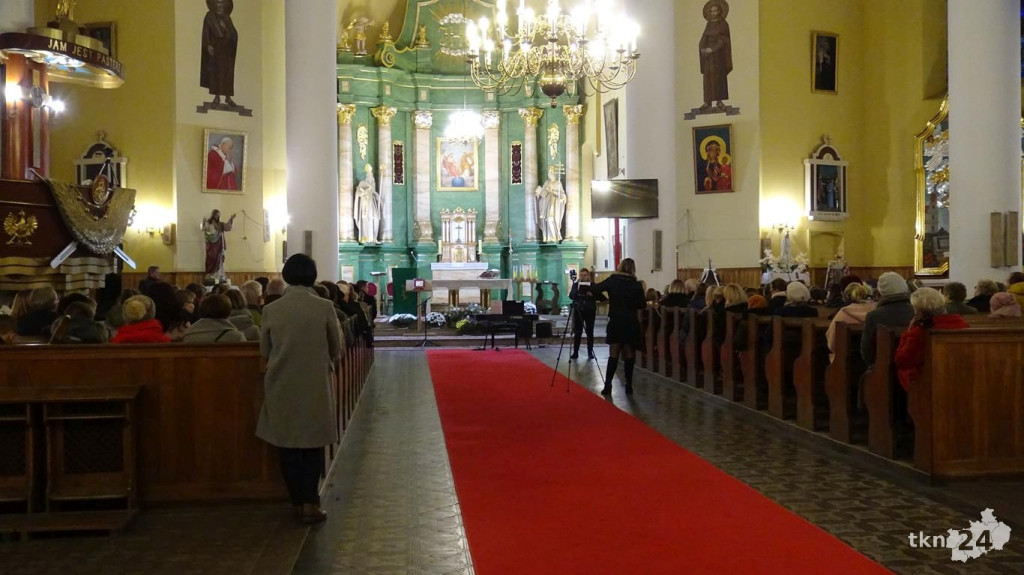 Fałków: Wspomnieniem o żołnierzach i koncertem uczcili Święto Niepodległości [wideo, zdjęcia]