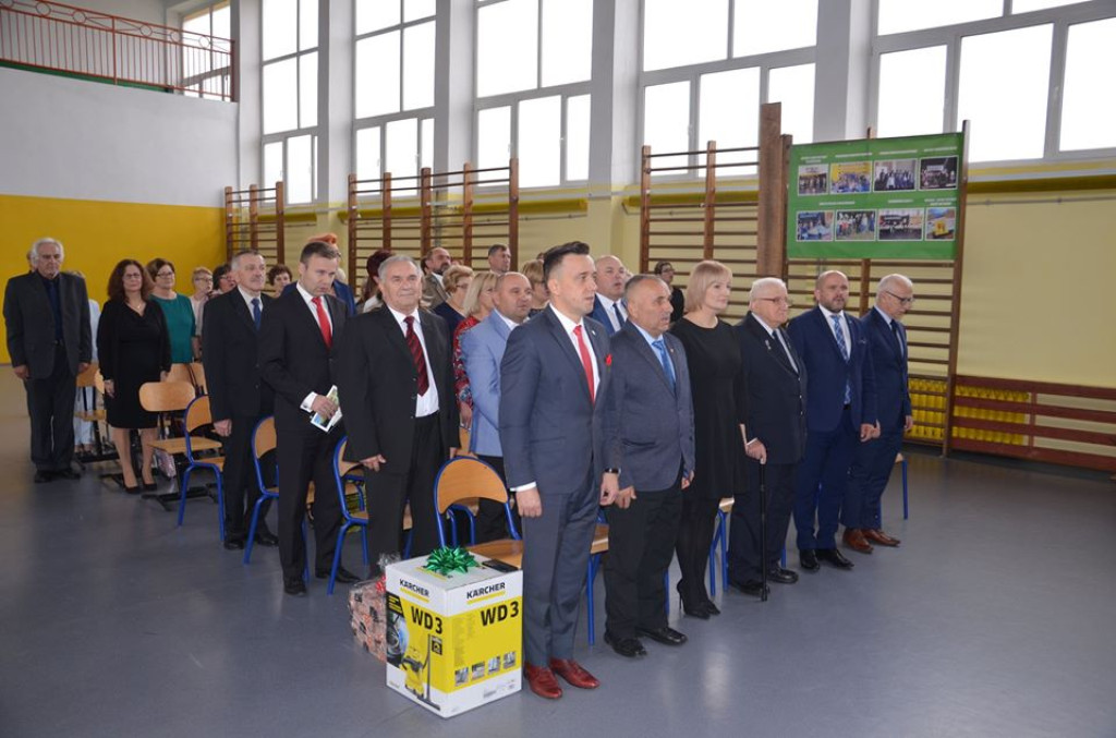 Szkoła w Niekłaniu Wielkim świętowała swoje 40-lecie [zdjęcia]