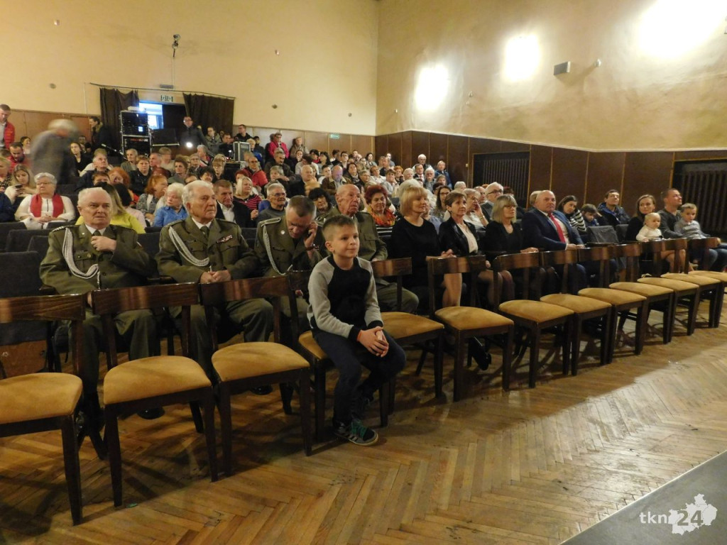 Stąporków: Uroczystości i świetny koncert na Święto Niepodległości [wideo, zdjęcia]