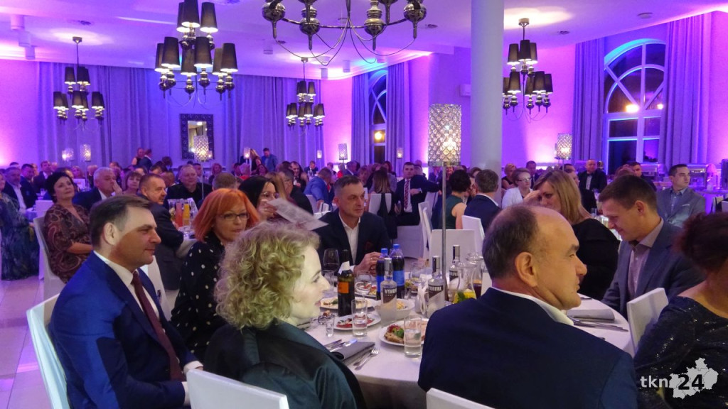 II LO bawiło się by pomagać. Za nami bal w Markizie [fotorelacja]