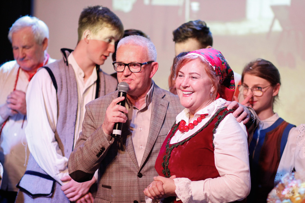 Wideo: Przedstawienie pełne folkloru w Domu Kultury