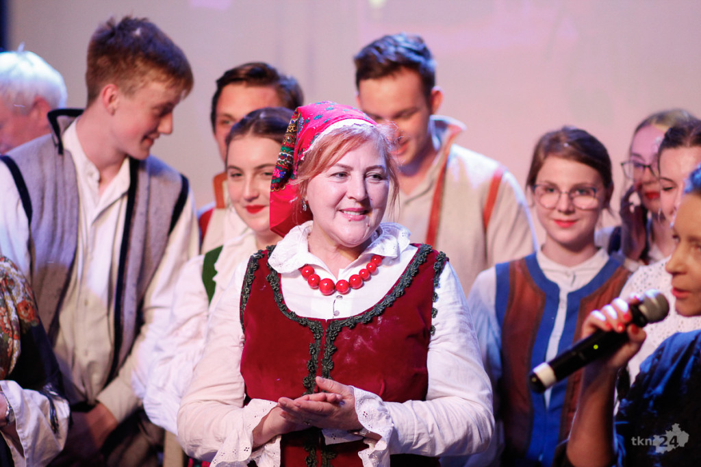 Wideo: Przedstawienie pełne folkloru w Domu Kultury